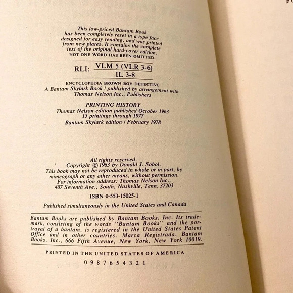 Vintage 1978 Encyclopedia Brown Boy Detective Book A Bantam Skylark Book - Picture 4 of 15